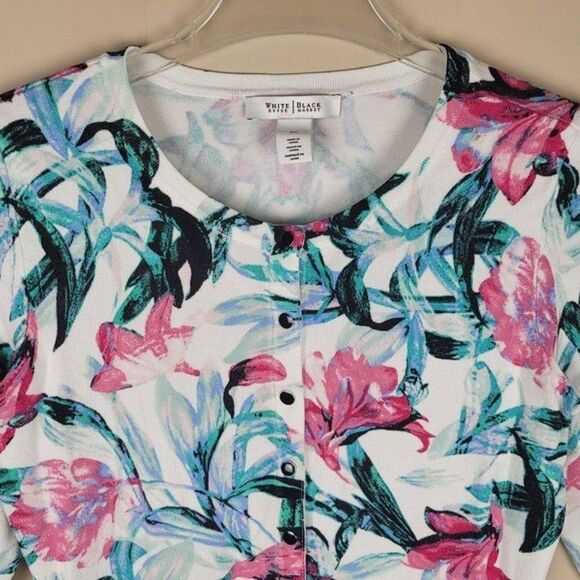 White House Black Market Size XS Floral Snap Button Cardigan White Pink Green - Picture 4 of 9